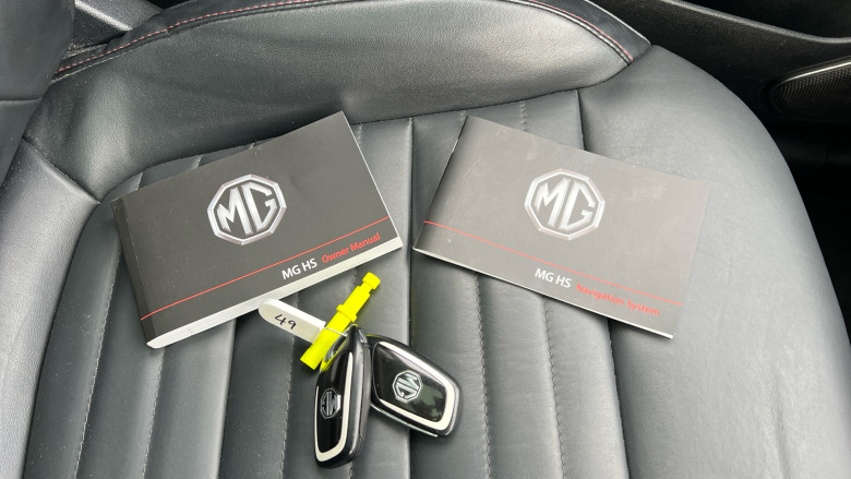 MG Hs 1.5 T-GDI Exclusive 5dr DCT Petrol Hatchback